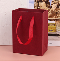 Boîte à bijoux rouge portable haut de gamme en gros, en stock, avec nœud en ruban, logo personnalisé, couvercle amovible, boîte cadeau pour montre, boîte rigide