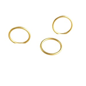 Bague simple en alliage imitation or, finition sablée, élégante, artisanat traditionnel, cadeau unisexe - Product Image 5
