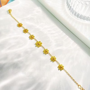 Fashion Bracelet - Women's Stainless Steel <b>Daisy</b> Pendant Bracelet - Trendy Golden Sunflower Bracelet - Product Image 3