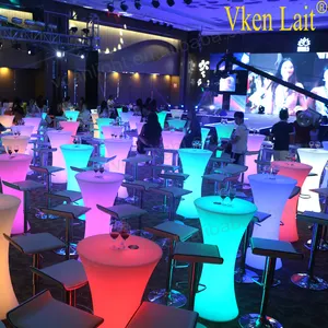 كرسي بار من البلاستيك بأضواء ليد بألوان متغيرة سحرية لعام 2024 مناسب للحفلات والملهى الليلي والحفلات