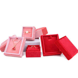 Scatola Portagioie Quadrata in Velluto Verde <span class=keywords><strong>Rosa</strong></span> con Chiusura a Scatto e Logo Personalizzato, Premium a 2 Scomparti per Matrimoni, Fidanzamenti, San Valentino - Product Image 5