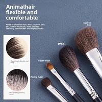 Ensemble de 12 pinceaux de maquillage en poils naturels de Cangzhou avec manche en bois pour le blush, les fards à paupières et le contour du nez