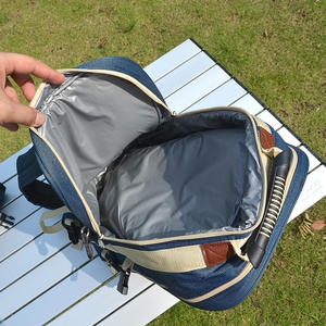 Bolsa Térmica Aislada para Exteriores, Paquete de Comida para 4 Personas, Mochila de Picnic Portátil con Cubiertos y Almacenamiento de Alimentos - Product Image 4