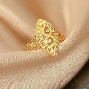Luxe 18k ton or femmes ensemble de bijoux Dubai mode collier Bracelet boucle d'oreille anneau pour mariage indien Antique Floral Design