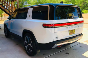 Occasion 2024 Rivian R1S Adventure Edition Performance Double Moteur AWD Grande Batterie Non Modifiée Conduite à Gauche Cuir - Product Image 4