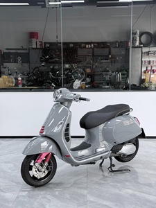 Scooter a Gas Usato Modello <span class=keywords><strong>Vespa</strong></span> <span class=keywords><strong>300</strong></span> Anno 2021 Colore Grigio Prodotto in Thailandia - Product Image 1