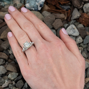 Anello con accento a stella tagliato a rettangolo per donna, gioielli minimalisti ed eleganti per le dita - Product Image 2