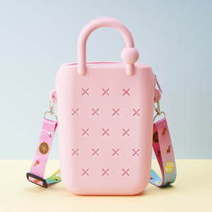 Kawaii мультяшная силиконовая сумка через плечо DIY сумочка со случайными мультяшными булавками - Product Image 6