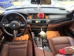 <span class=keywords><strong>BMW</strong></span> 520Li 2017 2.0T Voiture d'<span class=keywords><strong>occasion</strong></span> Conduite à gauche Automatique Essence Berline Intérieur foncé Sièges en cuir Caméra de recul Pour l'exportation - Product Image 4