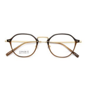 Lunettes rondes vintage avec monture en titane sculpté, bord de 3 mm de large, M6213, montures optiques unisexes - Product Image 5