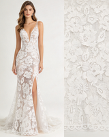 Tissu en dentelle guipure blanche en gros, broderie florale 3D soluble dans l'eau, bord festonné, pour robe de mariée, vendu au mètre, en stock