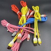 Câble de données à charge rapide en silicone liquide dégradé OEM/ODM 6A épaissi USB Type-C/Micro USB pour appareil mobile V8