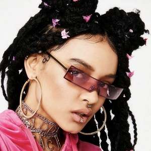 Gafas de Sol de Metal sin Montura para Mujer, Lentes de Una Pieza, Montura Pequeña Rectangular, Novedad 2020 - Product Image 1