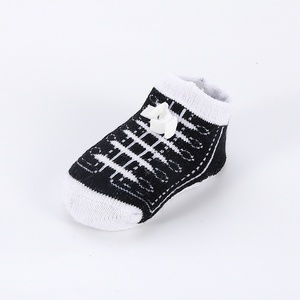 Calcetines cálidos y antideslizantes para bebés de 0 a 12 meses, cinturón para zapatillas, vestido de algodón con patrón de logotipo para niños y niñas, verano e invierno - Product Image 6