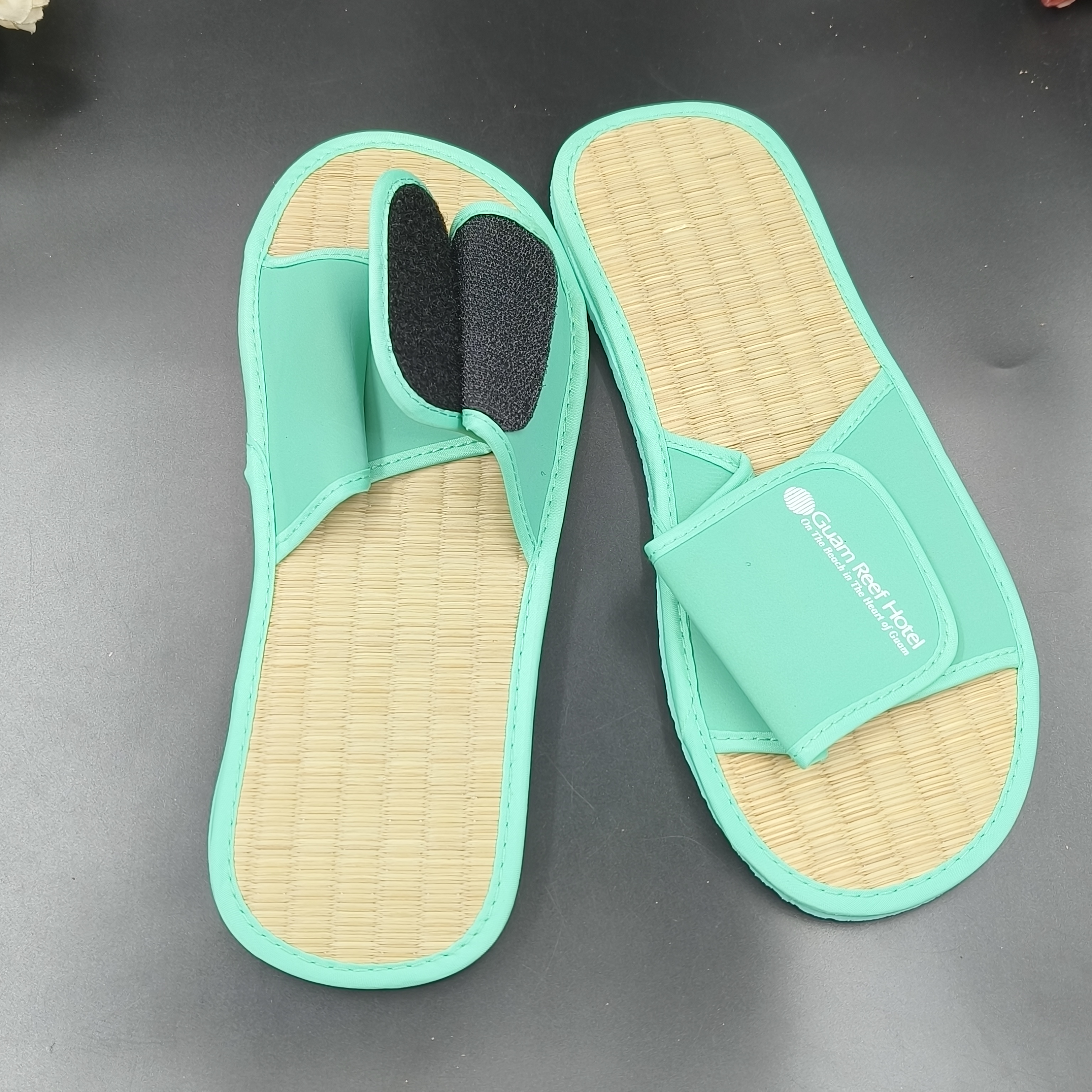Shop Cool Slippers Men's 2024 Summer Fashion Trends
