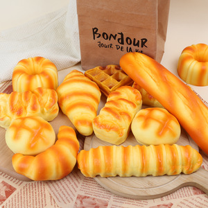 Jouets Squishy en Forme de Pain Assortis, Jouets Souples à Presser, Ensemble de Jouets Anti-Stress pour Boulangerie, Vente en Gros - Product Image 3