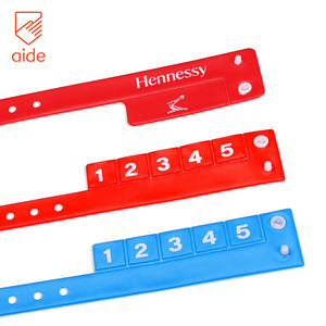 Oem מותאם אישית חתונה לטובת ויניל פלסטיק wristbands מותאם אישית צמיד לאירוע pvc wristbands פופולרי - Product Image 5