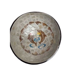 Saladiers en coquille de noix de coco naturelle en gros faits à la main au Vietnam avec des motifs de mosaïque complexes fabriqués au Vietnam - Product Image 3