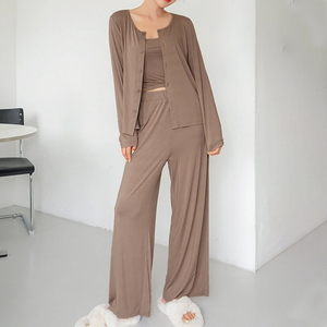 Camicetta personalizzata con bottoni e pantaloni della tuta Set di <span class=keywords><strong>pigiami</strong></span> modali di alta qualità 3 pezzi Set da salotto donna - Product Image 3