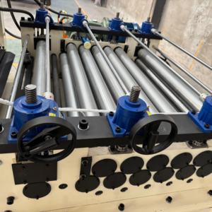 मोटी स्टील शीट के लिए हाइड्रोलिक भारी शुल्क प्लेट लेवलिंग मशीन - Product Image 4