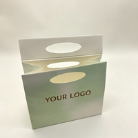 Sac en papier pliable personnalisé avec logo triangulaire, poignées découpées, recyclable, pour cadeaux, cosmétiques, promotion, emballage personnalisé