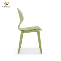 Chaises de salle à manger modernes empilables en plastique PP, imperméables et portables pour salons, cafés, maisons, écoles