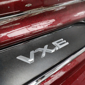 Emblema de Letras VXE Cromado ABS para Autos, Compatible con Todo Tipo de Vehículos - Product Image 3