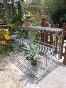 Vente de liquidation à prix réduit de supports à fleurs rétro multi-niveaux en fer forgé épaissi pour cours et jardins - Product Image 1