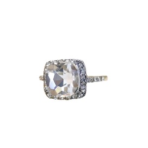 Anello alla Moda con Cristalli Quadrati Incastonati, Fascia Decorativa Minimalista Unica per l'Uso Quotidiano - Product Image 4