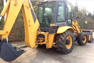 Chargeuse-pelleteuse 4x4 LIUGONG, fabricant, 8 tonnes, modèle CLG764A, avec godet de 1 m3 - Product Image 4