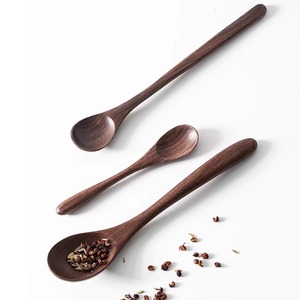 Cuillère en bois de noyer noir naturel de haute qualité, cuillère à dessert en bois pour la cuisine, personnalisation du logo, cuillère de cuisine en bois - Product Image 1
