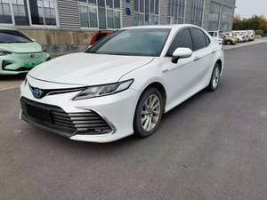 Toyota Camry LE Hybride Euro V d'occasion 2024, 50 000 à 75 000 miles, automatique, transmission intégrale, toit ouvrant panoramique, sièges en cuir, pneus R18, conduite à gauche - Product Image 6