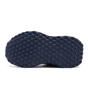 Vente en gros d'usine Cema Chaussures mixtes Baskets Unisex Stock de chaussures pour adultes et enfants Marque internationale - Product Image 2