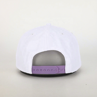 Casquette Snapback Unisexe 5 Panneaux en Polyester avec Logo Brodé Personnalisé, Bord Plat et Écusson Tissé de Haute Qualité – Vente en Gros