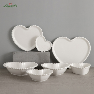 Assiettes en céramique à bord perlé en forme de cœur, plat en porcelaine blanche à bordure perlée, assiette à dessert pour mariage, vaisselle personnalisée pour restaurant - Product Image 3