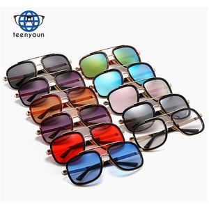 Teenyoun-<span class=keywords><strong>gafas</strong></span> De Sol cuadradas con remaches para mujer, anteojos De Sol femeninos De estilo piloto con gradiente, De <span class=keywords><strong>marca</strong></span>, UV400 - Product Image 4