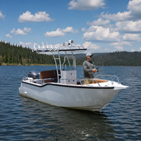 Bateau de pêche robuste en aluminium KV-180, console centrale, coque en V stable, pont de pêche large, bac à appâts vivants, pêche en haute mer