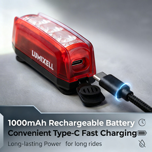 Feu arrière de vélo Lumixell LED 300LM rechargeable USB-C super lumineux en ABS, étanche IPx4, avec DRL rouge pour la conduite nocturne - Product Image 4