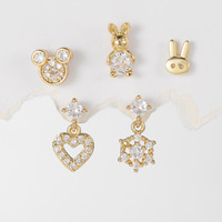 Zuola Bijoux fins personnalisés de haute qualité hypoallergéniques plaqués or 18 carats en titane, clous d'oreille en forme de cœur, piercing au cartilage de l'oreille, zircon