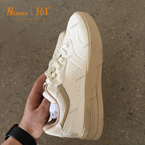 Chaussures en cuir synthétique de l'usine de Guangzhou, stock neuf, assortiment de chaussures en gros pour hommes, lot de liquidation - Product Image 1