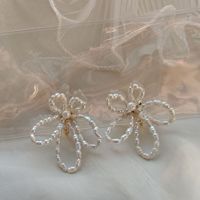 Anting Tusuk Mutiara Imitasi Desain Asli Berlapis Emas Asli Vintage Wanita Buatan Tangan Murni Gaya Bunga Unik