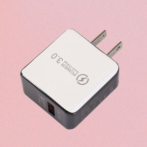 Cargador Rápido QC3.0 de 15W con Puerto Tipo-C y 3 Puertos USB para Laptops y Teléfonos Móviles - Uso en Pared y Auto - Product Image 3