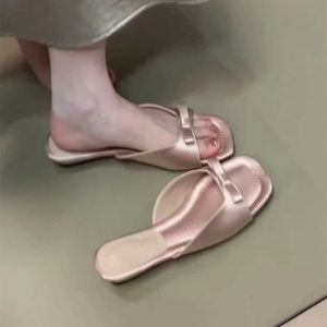Sandales rouges élégantes pour femmes 2026 – Nouveau style français, nœud, bout carré, plates, polyvalentes, chaussures d'été - Product Image 2