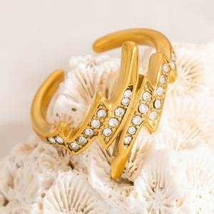 Bague unisexe tendance, design éclair, sertissage pavé, incrustation de diamants, forme géométrique, bijoux de fête - Product Image 3