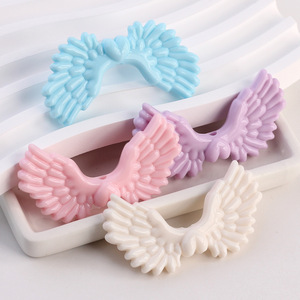 Cuentas acrílicas de 24x28mm de color sólido pintadas con forma de corazón y ala de ángel al por mayor para accesorios de joyería DIY, cadenas para teléfono, pulseras y llaveros - Product Image 3