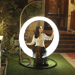 Silla Columpio Moderna <span class=keywords><strong>de</strong></span> Plástico para Exteriores, Asiento en Forma <span class=keywords><strong>de</strong></span> Luna, Hamaca <span class=keywords><strong>de</strong></span> Jardín con Energía Solar, Silla Mecedora Infantil para Relajación en Interiores - Product Image 4