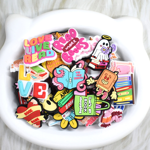 Nouveaux charms de luxe pour chaussures, décoration mignonne en résine et caoutchouc, thèmes Halloween, fantôme et Vierge Marie. - Product Image 3