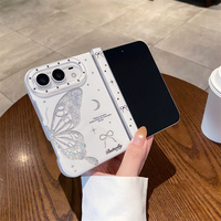 Coque de téléphone mignonne avec des diamants en forme d'ailes de papillon, d'étoiles et de lunes pour iPhone DUO 18 Fold pour les filles branchées.
