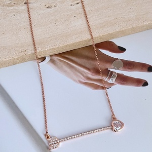 Nuevo Collar de Moda, Ligero, Lujoso, Elegante, Fresco y Dulce, con Incrustaciones de Circonio, Corazón, Flecha de Cupido, Cadena de Bambú de Cobre - Product Image 6