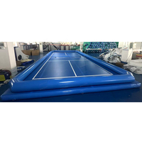 Terrain de pickleball gonflable de luxe pour sports nautiques, île flottante de sport sur mesure pour piscine en mer, arène gonflable en PVC premium